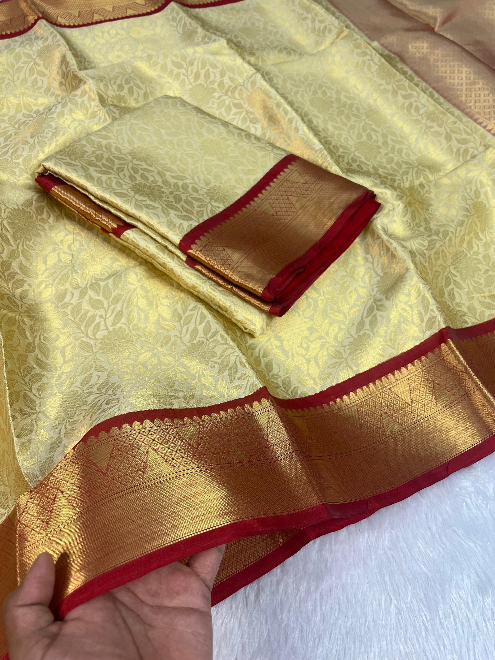 Banaras premium quality soft silk saree*